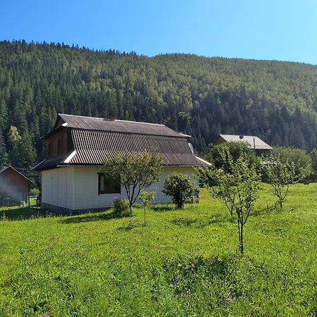 Отель Na Hutori Татаров Экстерьер фото