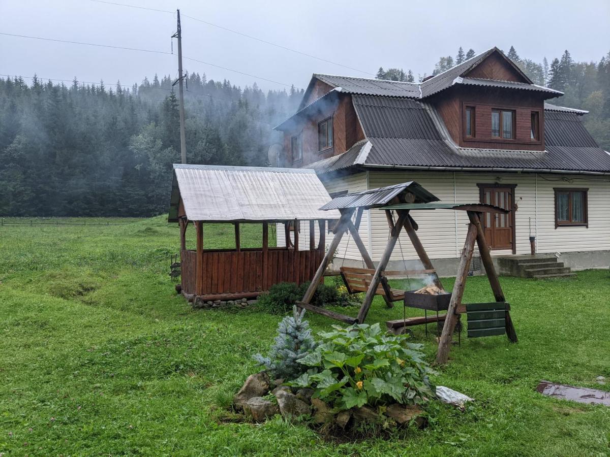 Отель Na Hutori Татаров Экстерьер фото