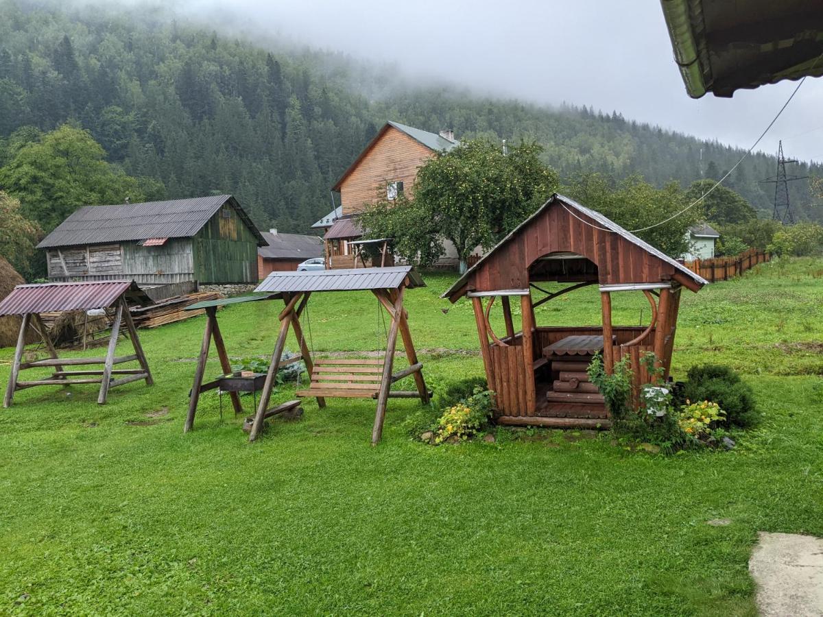 Отель Na Hutori Татаров Экстерьер фото